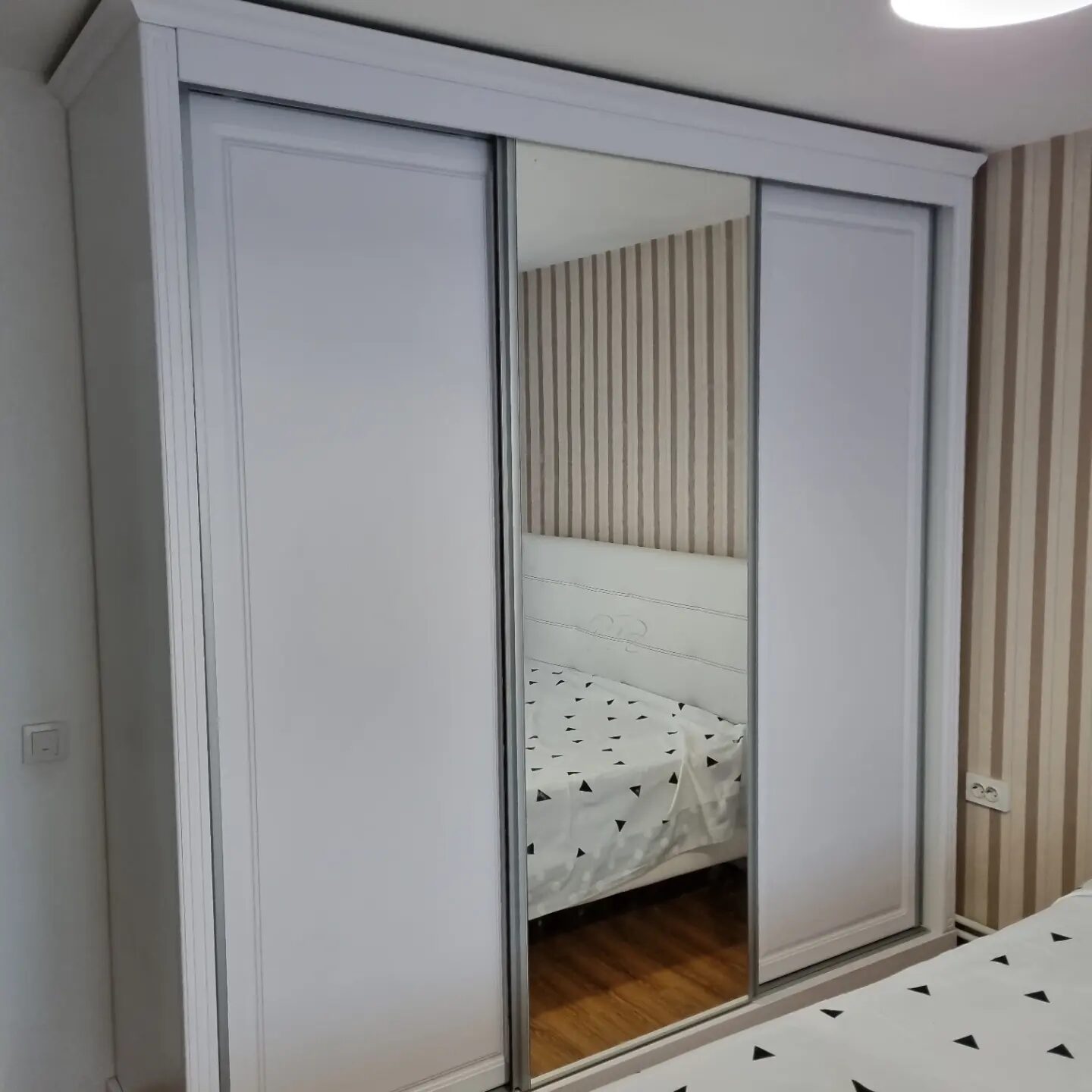 Dormitor complet cu dressing integrat